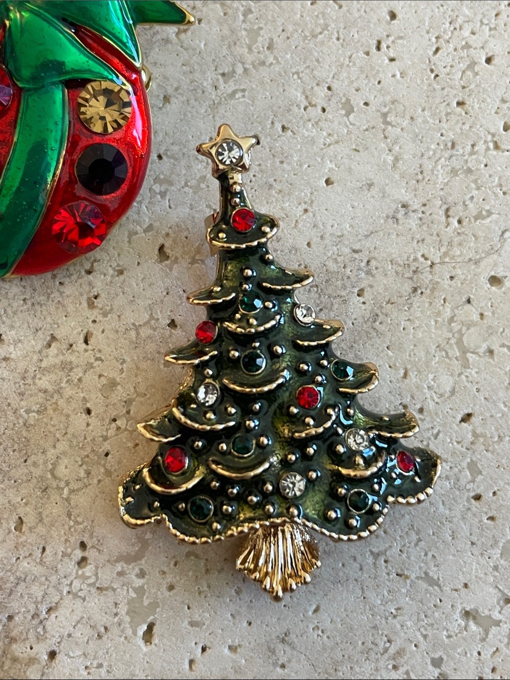 Festive Red & Green Holiday Brooch Set - Picture 3 of 3
